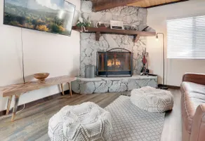 Raven's Nest: Peaceful Mountain Getaway - Image 3