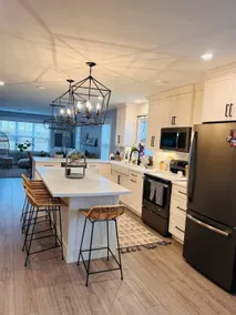 Bright open concept duplex - Image 3