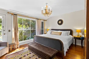 Charming Beverly Hills Oasis - Image 4