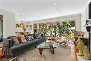 Charming Beverly Hills Oasis - Image 2