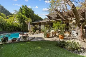 Charming Beverly Hills Oasis - Image 5