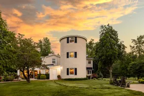 Bourbon Trail Estate on 22.5 Acres! - Image 2