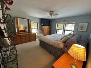 Private Cozy Cabin Near Beach and Trails - Image 4