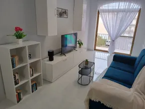 Seaside Stylish and Spacious 2-bedroom Apartment - Image 2