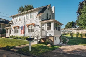 Branford Coastal Bungalow - Image 3