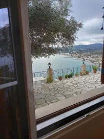 Large balcony boutique apartment - Image 3