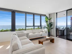 A 3 Bedroom Luxury Magnoli Penthouse in Palm Beach - Image 5