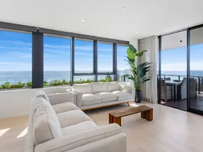 A 3 Bedroom Luxury Magnoli Penthouse in Palm Beach - Image 2