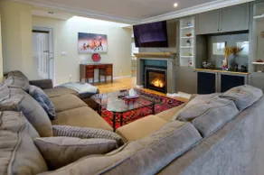 Very Private Rustic Home, sleeps 14, Huge Yard - Image 2