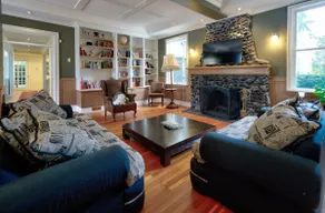 Very Private Rustic Home, sleeps 14, Huge Yard - Image 5