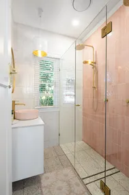 Scarborough Waterfront 2 bedroom Cottage - Image 2