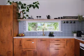 Dolly's Lyonville - Daylesford Macedon region - Image 3
