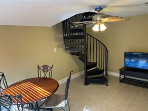 Nice house and Great location - Image 3