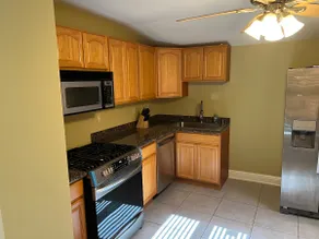 Nice house and Great location - Image 5