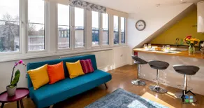 Cambridge Stays - Central 2BR Prime location - Image 2