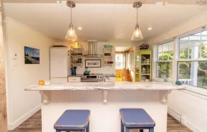 Charming Cottage by the Ocean - Image 5