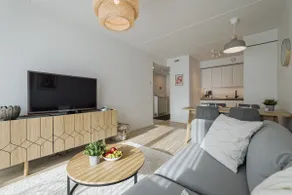 Premium Seaside Apartment - Image 4