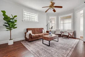 Large 4 Bed Apt in Rogers Park! - Image 2