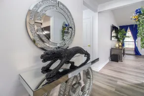 Luxurious Oasis Near Ft. Stewart - Image 2