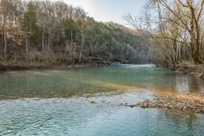 Papa Bear Log Cabin at the Buffalo River - Image 5