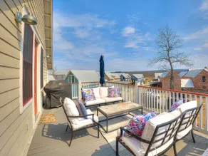 The Carriage House | Stylish Apartment - Image 3