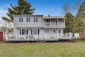Lakeside Sunrise Cottage with hot tub - Image 5