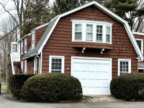 Carriage house flat near beach - Image 4