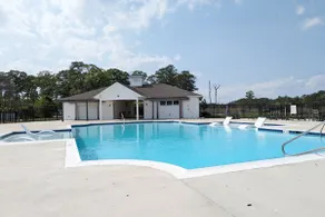 Water Views: Balcony, Pool & Easy Parking - Image 5