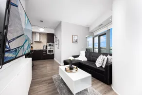 Panoramic Waterfront Skyline View + Free Parking - Image 2