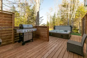 Mt Uniacke Lakeside Oasis with Hot Tub - Image 3