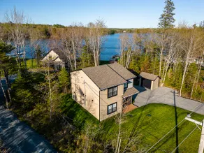 Mt Uniacke Lakeside Oasis with Hot Tub - Image 2