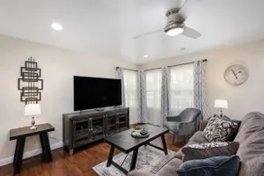 3B/2Bth Clean, Cozy, Convenient - Image 3