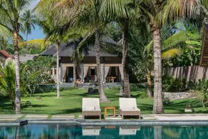 Villa Pantai: Beachfront 2 Bedroom Pool Villa - Image 3