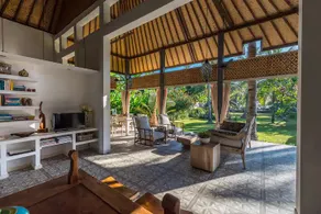 Villa Pantai: Beachfront 2 Bedroom Pool Villa - Image 5