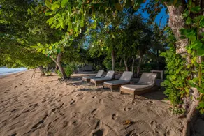 Villa Pantai: Beachfront 2 Bedroom Pool Villa - Image 4