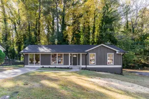 Stylish 3BR/2BA Retreat near Downtown Atlanta - Image 3