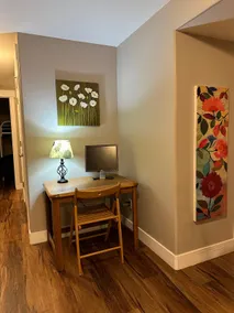 Welcoming 2 bedroom apartment with full kitchen - Image 3