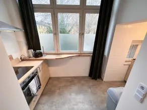 Modern City apt. -with 2 TV, Netflix and work desk - Image 4