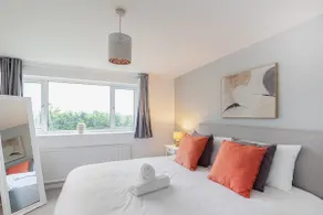 Spacious 3 Bed House with Large Garden in Aynho! - Image 3