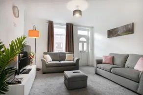 Cudworth House, Barnsley for contractors & Families, off-road parking, fast WIFI,etc - Image 2