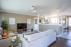 Modern Retreat Home, Movie Theatre, 3 Bed 2 Bath - Image 5