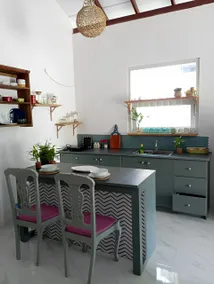 Tiny Art House with Garden - Image 3