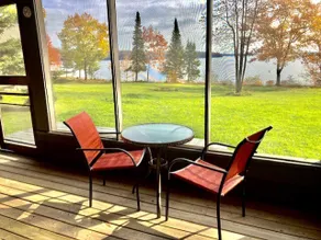 Brickyard Lakeside Retreat - Image 2