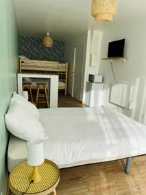 Family Suite near Futuroscope (River House) - Image 3