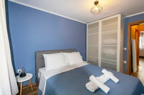 Azzurro seafront houses - Image 4