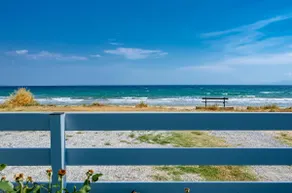 Azzurro seafront houses - Image 5