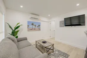 Cozy 1 Bdrm 5 Minute Drive To Las Olas Blvd - Image 2