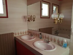 Spacious 4-room apartment for 6 to 8 people - Image 4