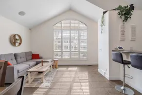 Elgin Elegance: 4-Bed Home, Sleeps 8, Pet Friendly - Image 3