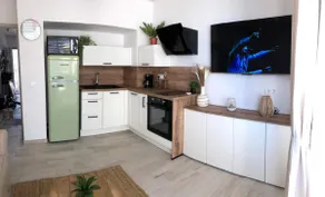 Cozy sea view apartment, 80 m from beach, parking - Image 2